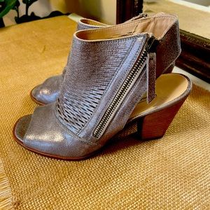 Paul Green Cayenne womens peep toe bootie